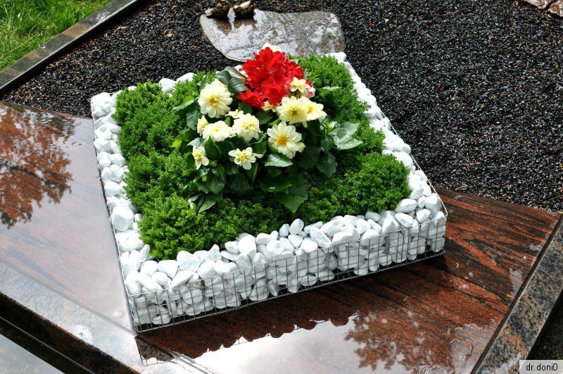 BLUMENTOPF FRIEDHOF GRABGESTALTUNG GRABSCHMUCK BLUMENSCHALE GRABSCHALE