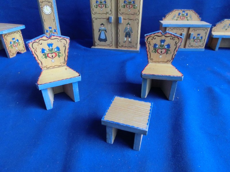 F8181) uralt Puppenstube Bauern Möbel Holz Schrank Uhr Stühle usw. | eBay