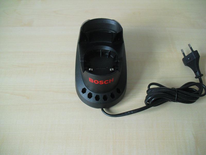 Bosch Ladegerät für PSR 10,8 LI Akkuschrauber / Ladeschale / 2607225489 eBay