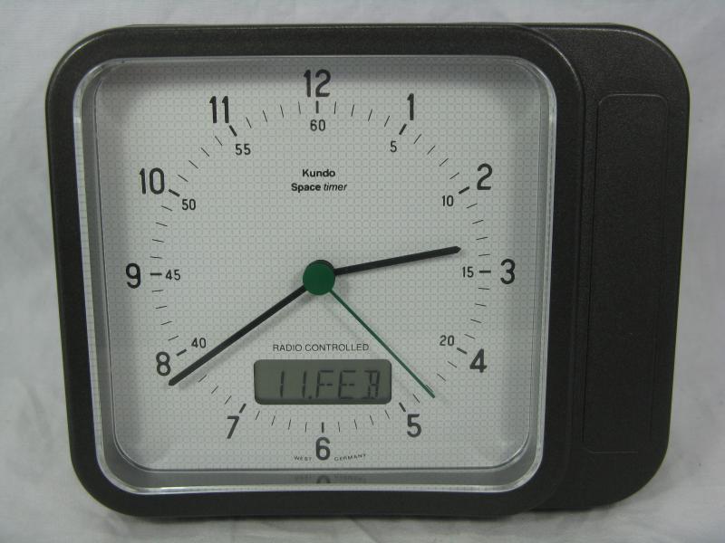 80´s design KUNDO Space Timer Funkuhr Radio controlled funktioniert