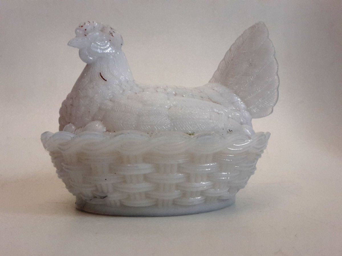 Butterhuhn Deckeldose Huhn auf Körbchen transparentes Pressglas