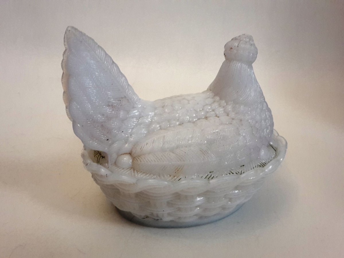 Butterhuhn Deckeldose Huhn auf Körbchen transparentes Pressglas