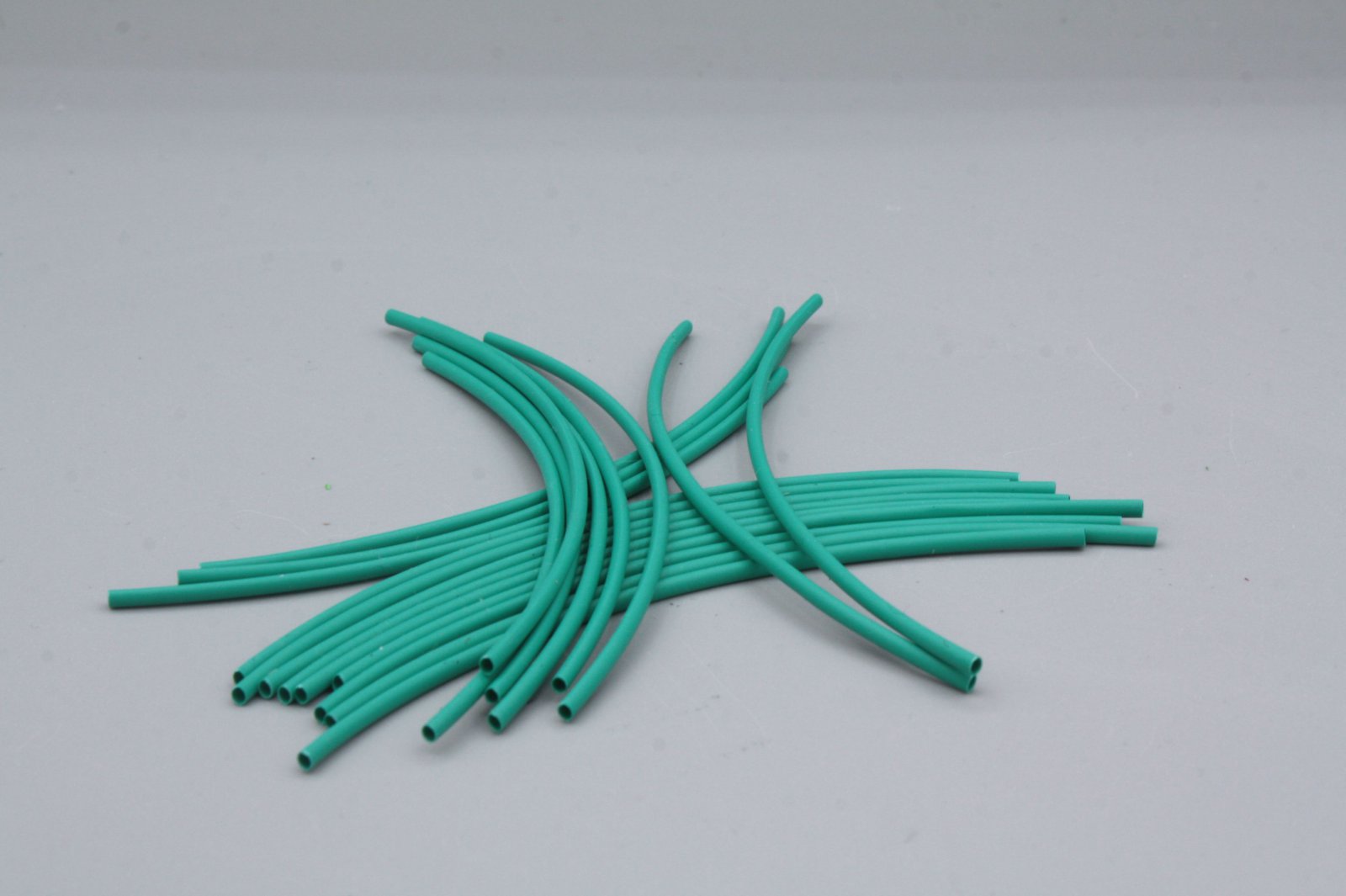 Schrumpfschlauch 1,6 mm grün 2 m in Stücken je 10 cm