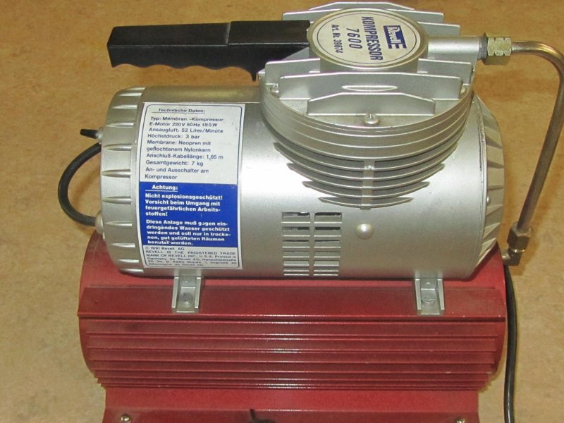 Kleiner Kompressor ,Revell 7600,Modellbau/Hobby/Airbrush,Funktioniert eBay