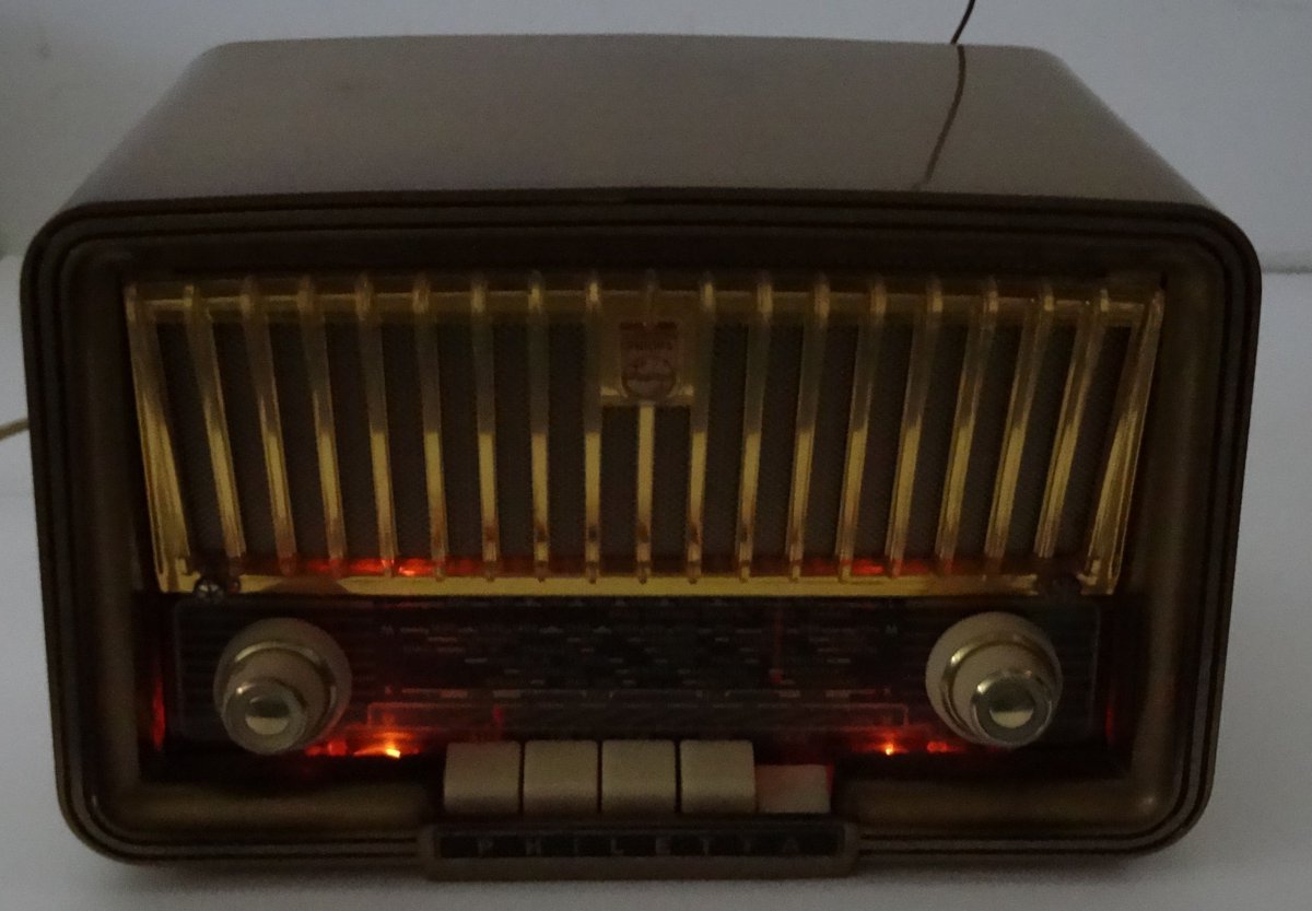 Altes kleines Röhren Radio Philips Philetta BD 283 U Gold