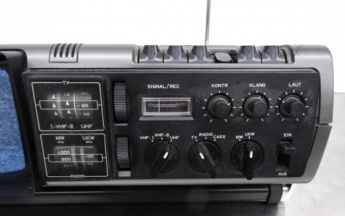 Cassette TV Radio AMFM Suitcase Radio Palladium 764/159