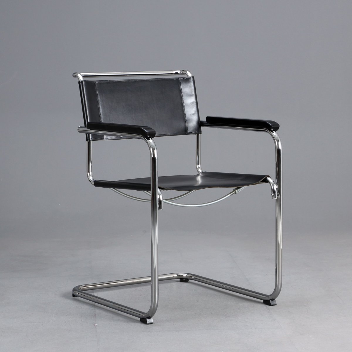S34 Freischwinger Bauhaus Klassiker Stuhl Leder Schwarz Mart