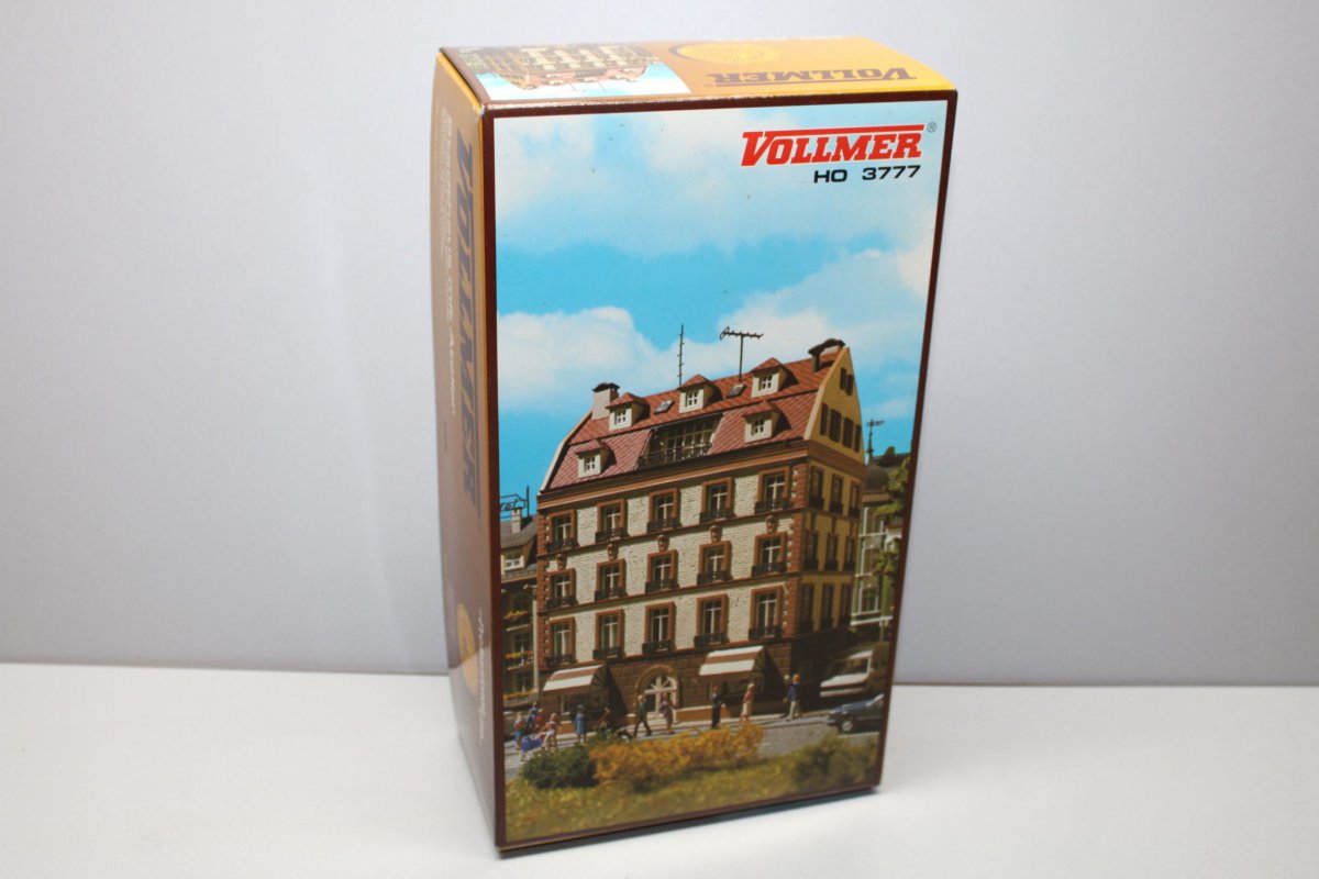 Vollmer 3777 Building Kit Townhouse with Studio Gauge H0 OVP