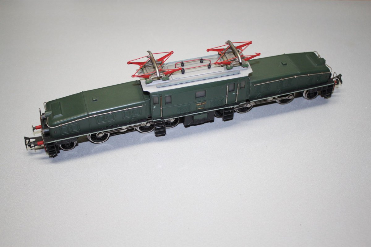 Märklin 3015 Elok Ce 6//8 III Krokodil grün Spur H0 OVP