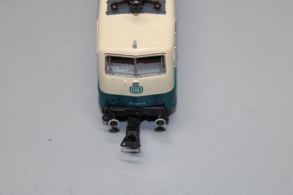 Trix 22453 Electric Locomotive Series 111 001-4 DB Blue