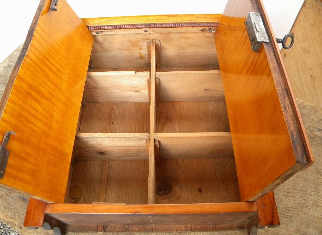 1830 orig. Biedermeier KIRSCHE MODELLSCHRANK MINIATURMÖBEL