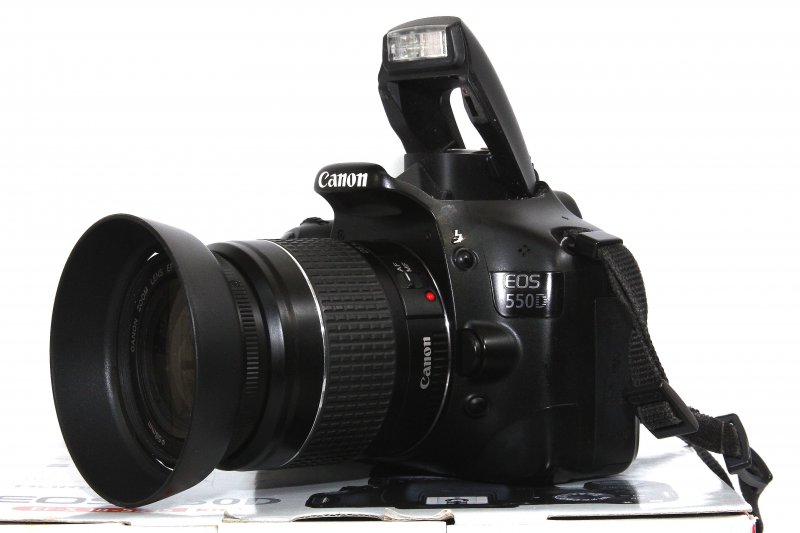  Canon  EOS 550D  18 MP FULL HD DSLR Canon  EF 28 80mm II 