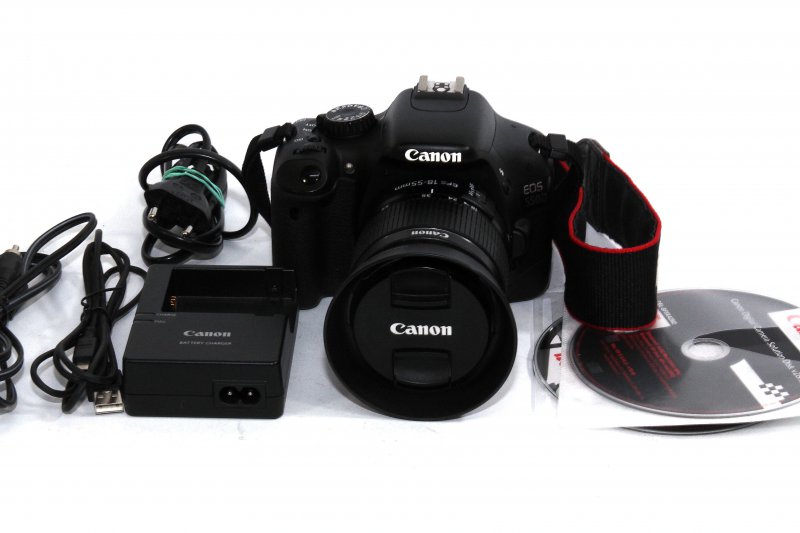  Canon  EOS 550D  18 MP FULL HD DSLR Canon  EF S 18 55mm III 