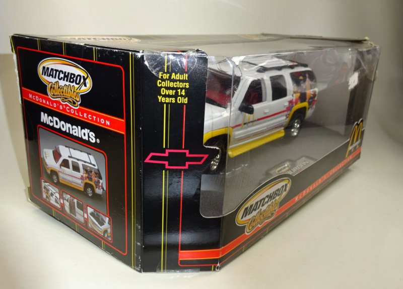 Matchbox 2000 Chevrolet Suburban weiß 