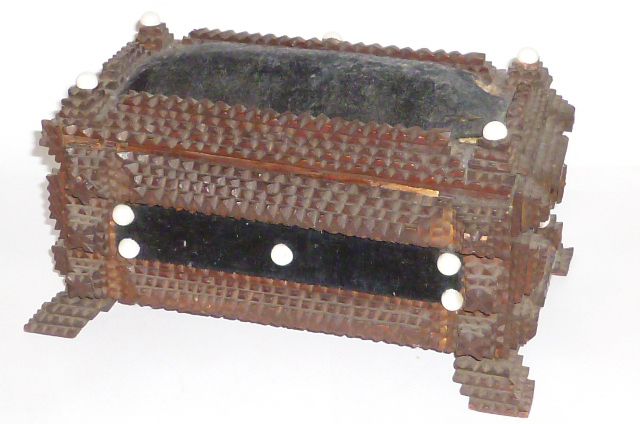 Alte geschnitzte Holztruhe Truhe Schatulle Holzkiste Nähkästchen