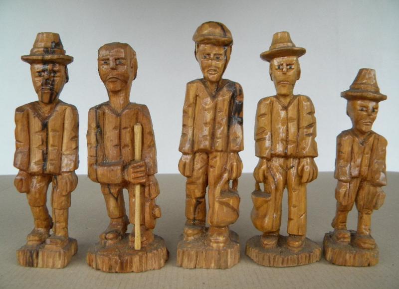 Original Holz Handwerkskunst aus dem Erzgebirge Biedermeier Figuren 4tlg