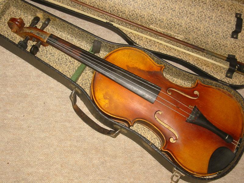 Корпус скрипки. Ямаха скрипка 1/2. Старинная скрипка. Гитары с корпусом скрипки.