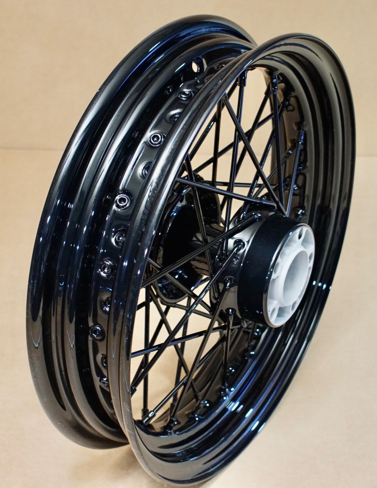 Harley-Davidson リアホイール　16X3.0 Harley Davidson Original Rim 40 Spoked Wheel Rear Wheel