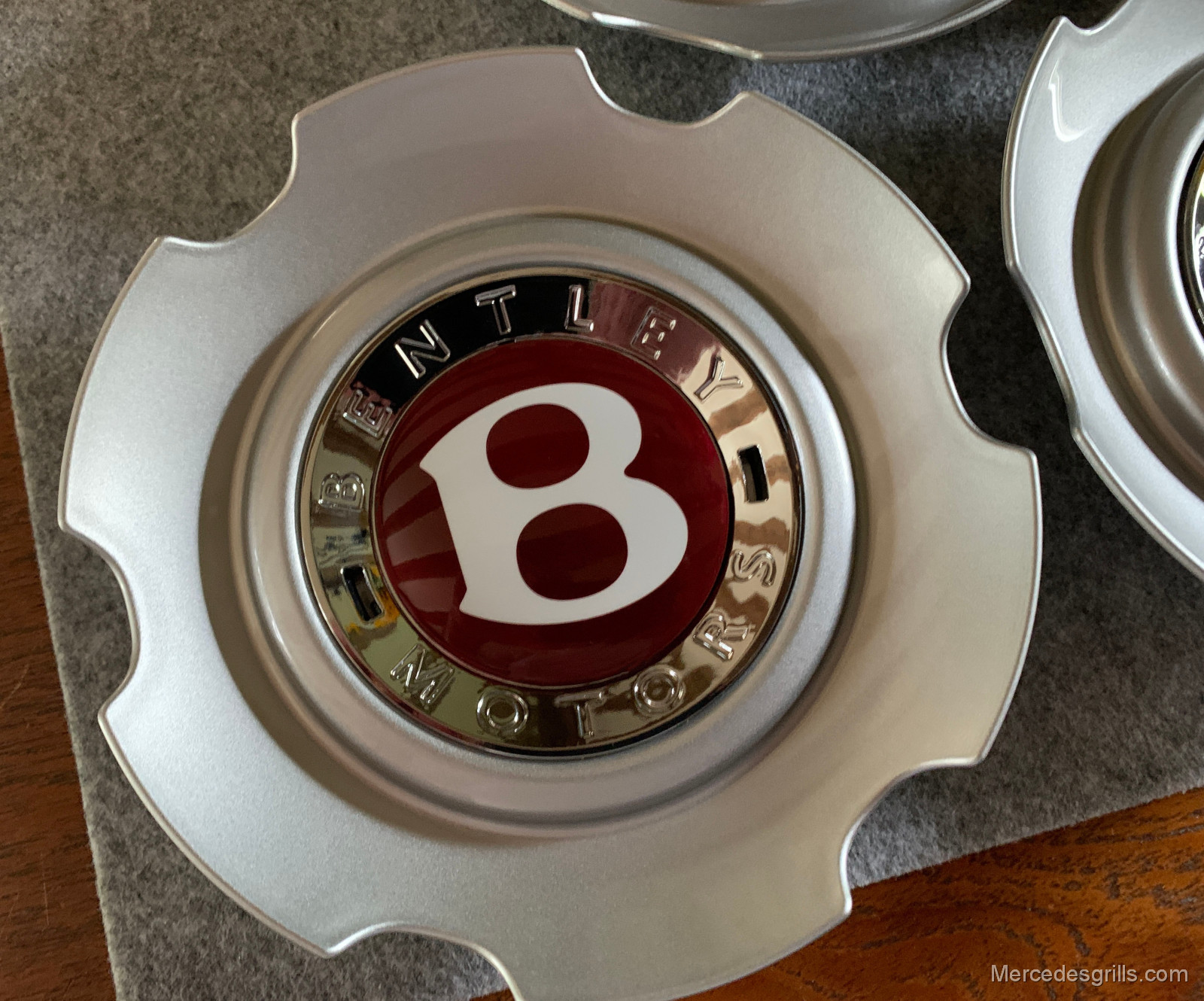 Bentley GT Centre Wheel Hub Caps 3WO601165AS, 3WO601171M | eBay